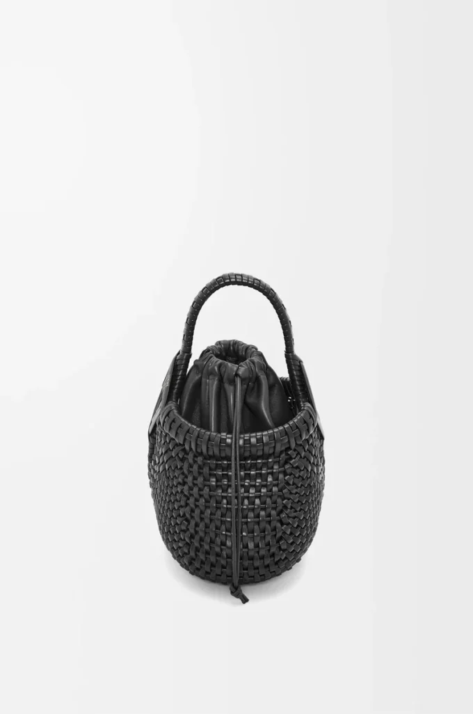 Bolso Diamond Round Basket mini en piel de becerro Negro Bolso Diamond Round Basket mini en piel de becerro Negro