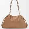 Bolso Flamenco grande en suave piel de cordero napa color moca.