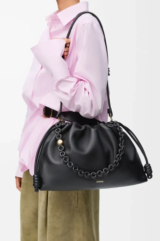 Bolso Flamenco grande en suave piel de cordero napa Negro Bolso Flamenco grande en suave piel de cordero napa Negro