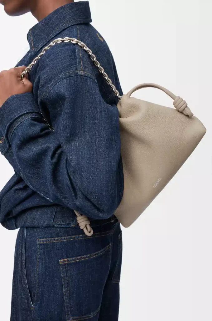 Bolso Flamenco mediano en piel de becerro de grano fino Clay