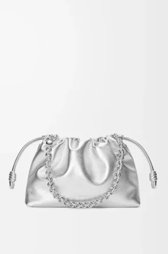 Bolso Flamenco mediano en piel de cordero laminada Plata
