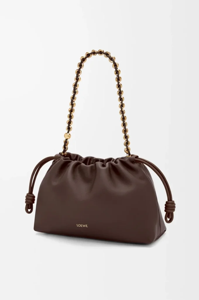 Bolso Flamenco mediano en piel de cordero napa suave color castaño oscuro