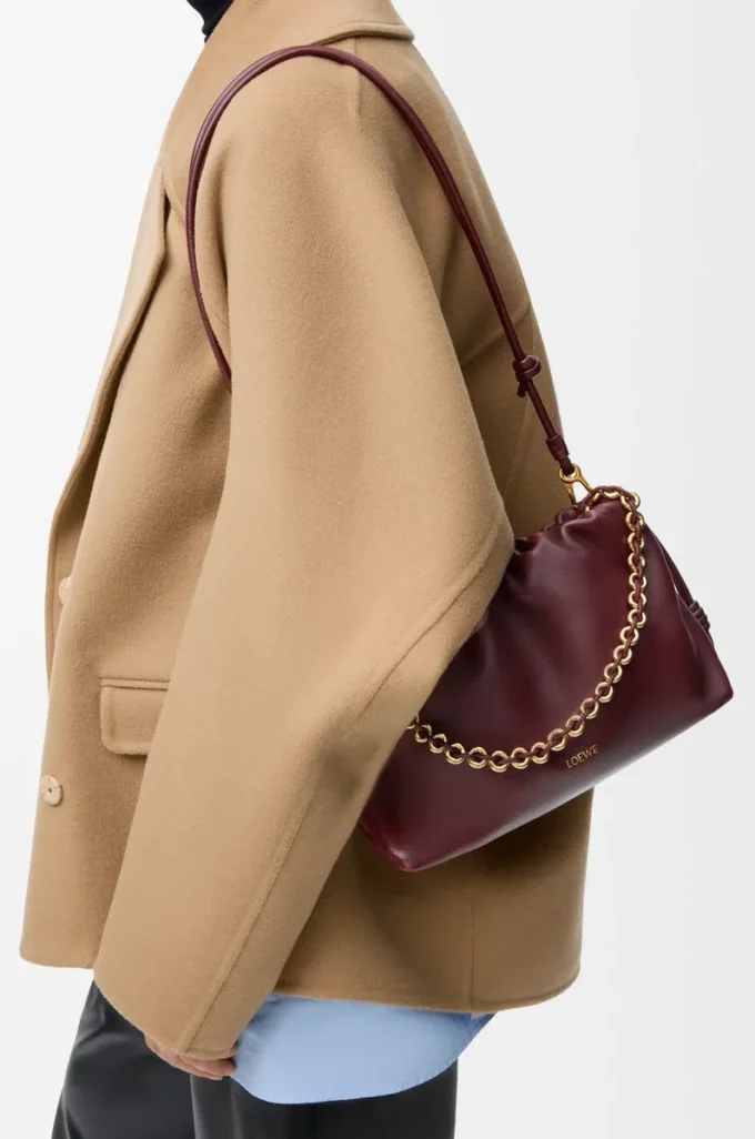 Bolso Flamenco mediano en suave piel de cordero napa Burdeos oscuro Bolso Flamenco mediano en suave piel de cordero napa Burdeos oscuro