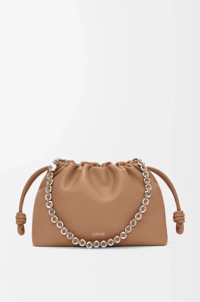 Bolso Flamenco mediano en suave piel de cordero napa color moca