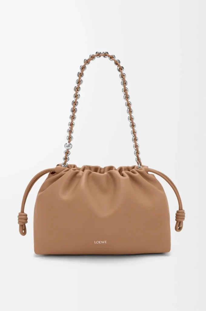 Bolso Flamenco mediano en suave piel de cordero napa color moca