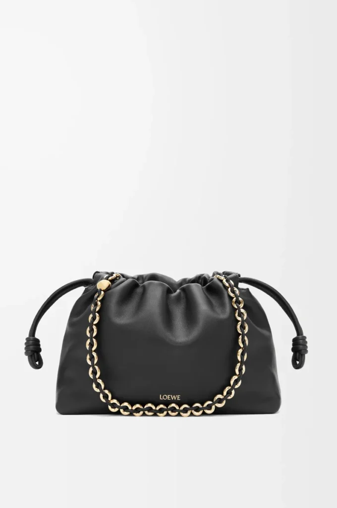 Bolso Flamenco mediano en suave piel de cordero napa. Negro