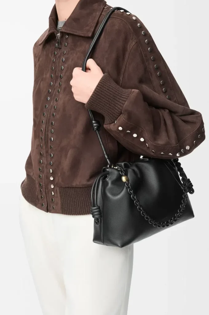 Bolso Flamenco mediano en suave piel de cordero napa. Negro
