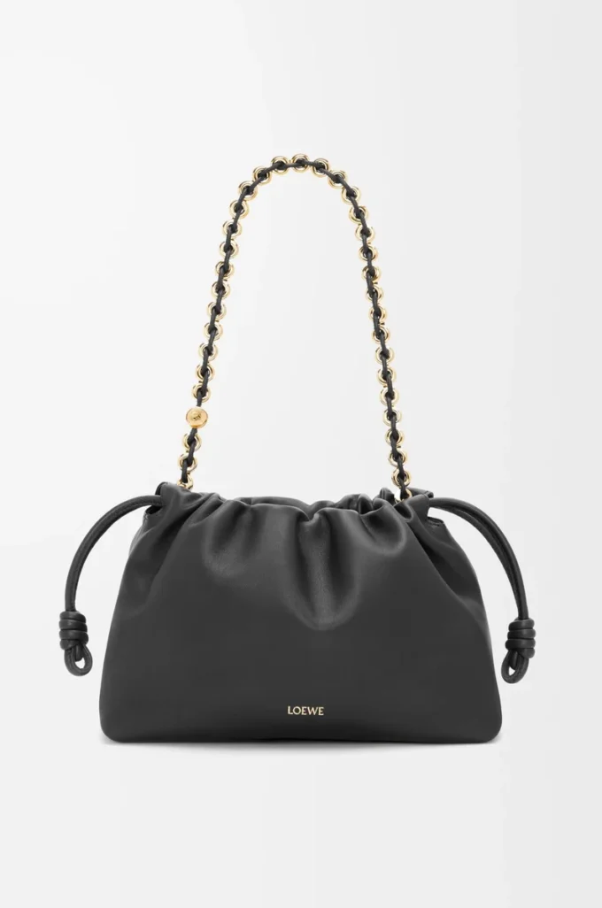 Bolso Flamenco mediano en suave piel de cordero napa. Negro