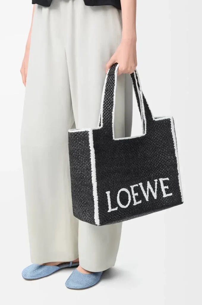 Bolso grande LOEWE Font Tote en rafia negra Bolso grande LOEWE Font Tote en rafia negra