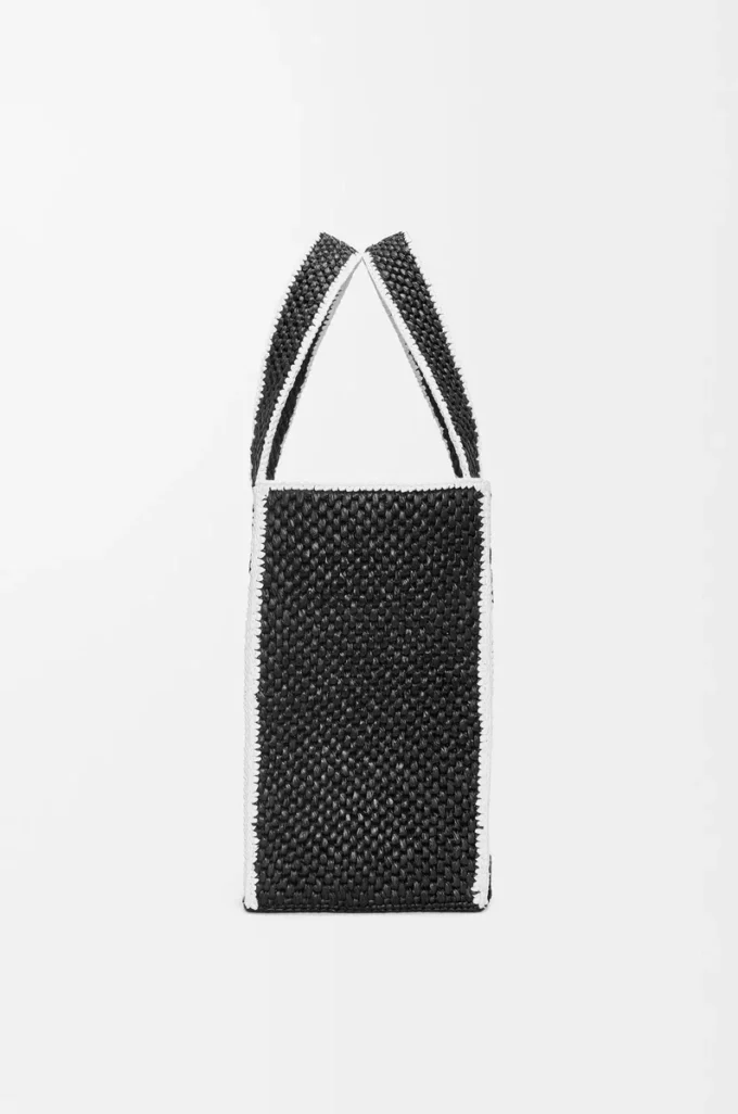 Bolso grande LOEWE Font Tote en rafia negra Bolso grande LOEWE Font Tote en rafia negra