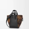 Bolso Hammock compacto en ante y piel de becerro clásica. Marrón claro/Negro Bolso Hammock compacto en ante y piel de becerro clásica. Marrón claro/Negro