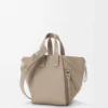 Bolso Hammock compacto en piel de becerro granulada suave Color arcilla Bolso Hammock compacto en piel de becerro granulada suave Color arcilla