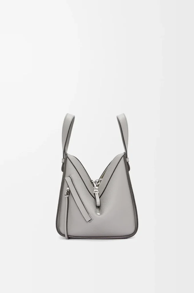 Bolso Hammock compacto en piel de becerro granulada suave gris perla Bolso Hammock compacto en piel de becerro granulada suave gris perla