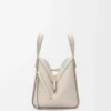 Bolso Hammock compacto en piel de becerro granulada suave Light Ghost Bolso Hammock compacto en piel de becerro granulada suave Light Ghost