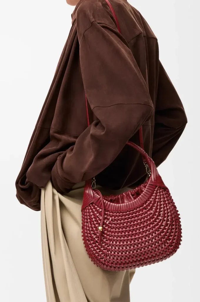 Bolso hobo Diamond en piel de becerro Cherry Bolso hobo Diamond en piel de becerro Cherry