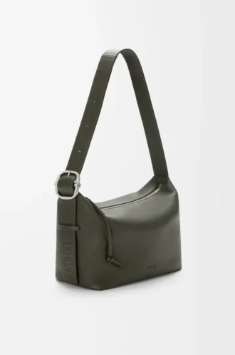 Bolso hobo Loop en piel de becerro granulada flexible, color caqui oscuro