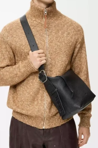 Bolso hobo Loop en piel de becerro granulada flexible Negro