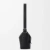 Bolso hobo Loop en piel de becerro granulada flexible Negro