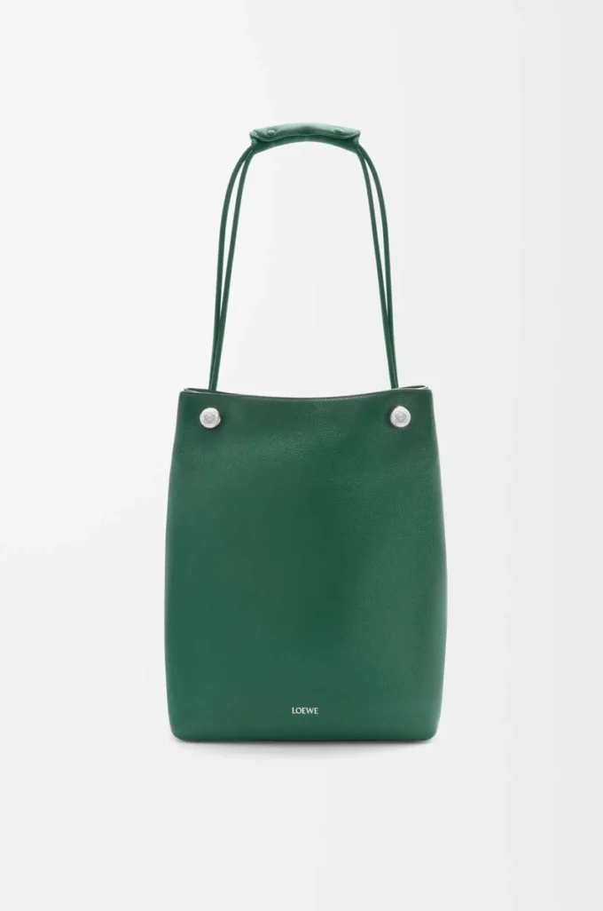 Bolso hobo Pebble en piel de becerro granulada flexible Evergreen Bolso hobo Pebble en piel de becerro granulada flexible Evergreen