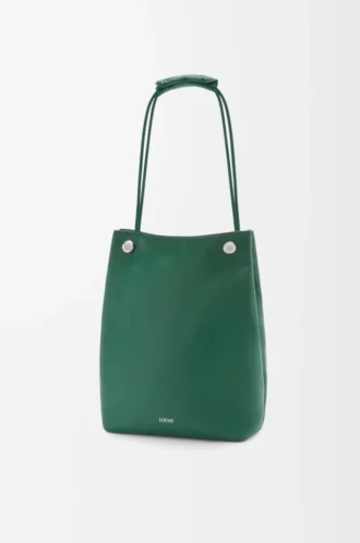 Bolso hobo Pebble en piel de becerro granulada flexible Evergreen