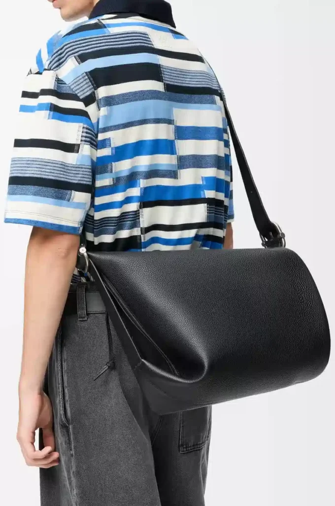 Bolso Loop de piel de becerro granulada flexible Negro Bolso Loop de piel de becerro granulada flexible Negro