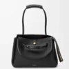 Bolso Madrid grande en piel de becerro flexible, color negro Bolso Madrid grande en piel de becerro flexible, color negro