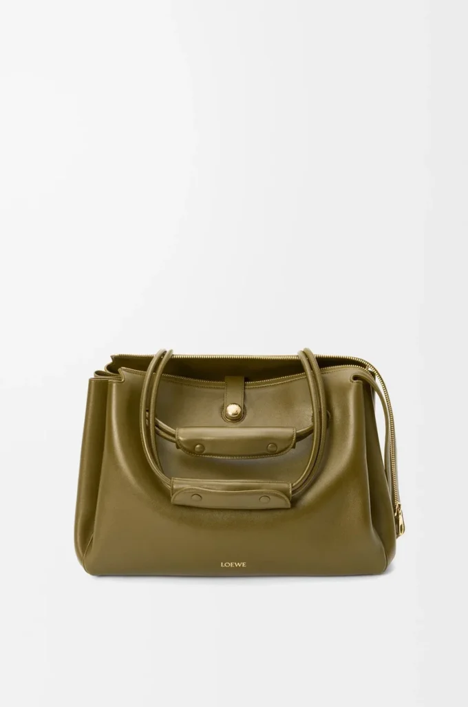 Bolso Madrid grande en piel de becerro flexible color oliva Bolso Madrid grande en piel de becerro flexible color oliva