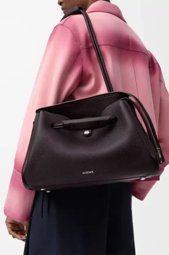 Bolso Madrid grande en piel de becerro granulada flexible color ébano oscuro