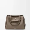 Bolso Madrid grande en piel de becerro granulada flexible Taupe Bolso Madrid grande en piel de becerro granulada flexible Taupe