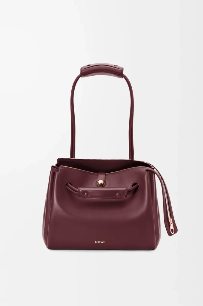 Bolso Madrid mediano en piel de becerro flexible color burdeos oscuro Bolso Madrid mediano en piel de becerro flexible color burdeos oscuro