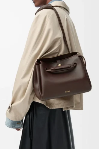 Bolso Madrid mediano en piel de becerro flexible color castaño oscuro