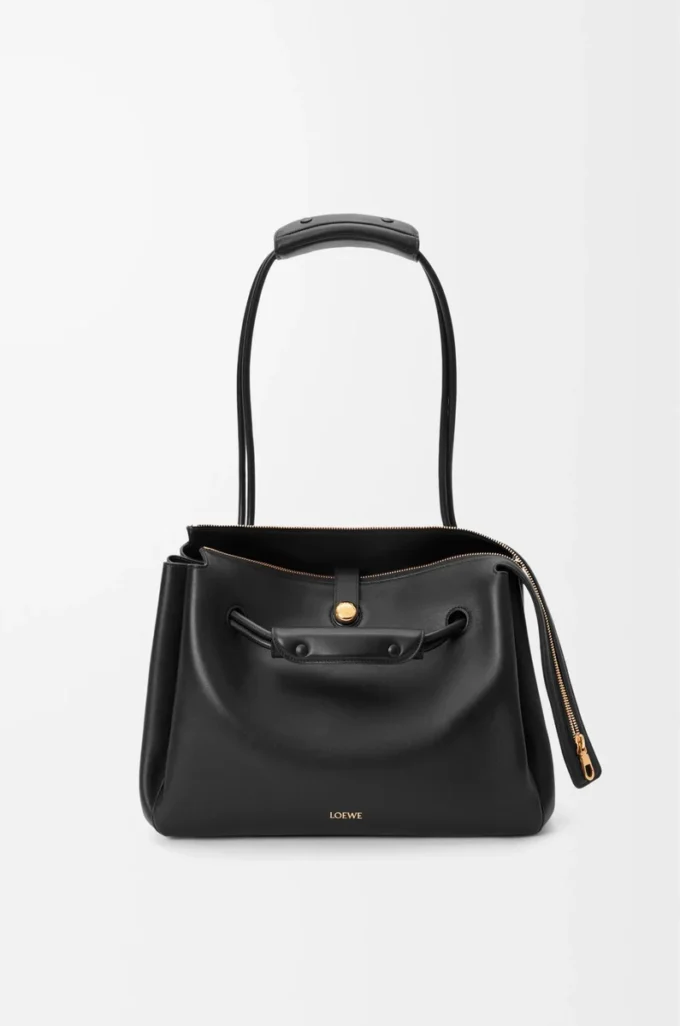 Bolso Madrid mediano en piel de becerro flexible, color negro Bolso Madrid mediano en piel de becerro flexible, color negro