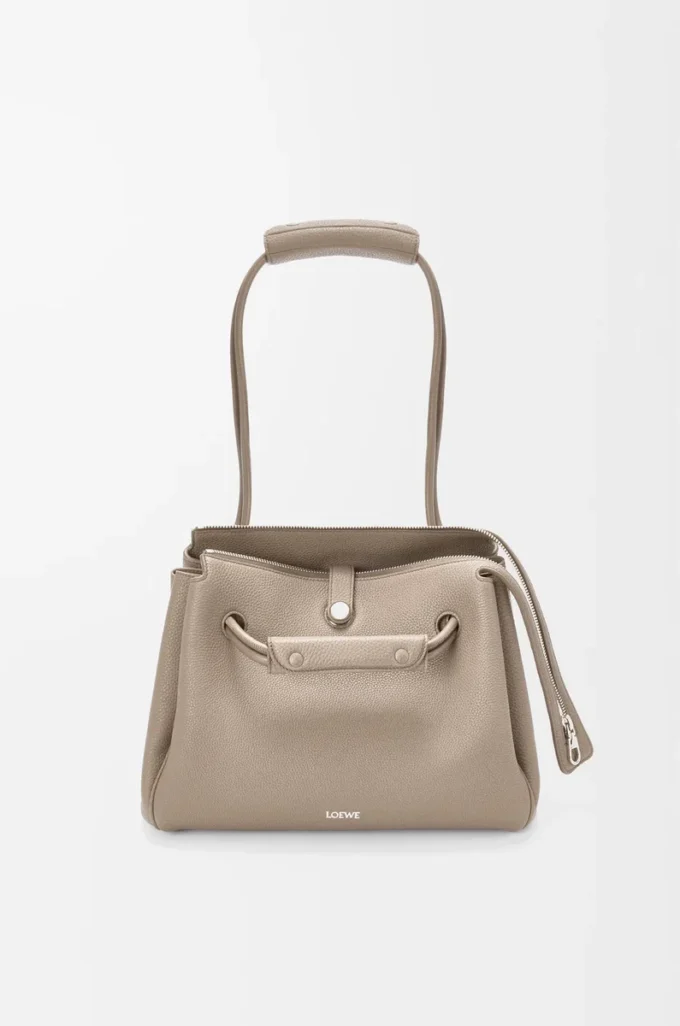 Bolso Madrid mediano en piel de becerro granulada flexible Clay Bolso Madrid mediano en piel de becerro granulada flexible Clay