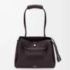 Bolso Madrid mediano en piel de becerro granulada flexible Dark Ebony Bolso Madrid mediano en piel de becerro granulada flexible Dark Ebony