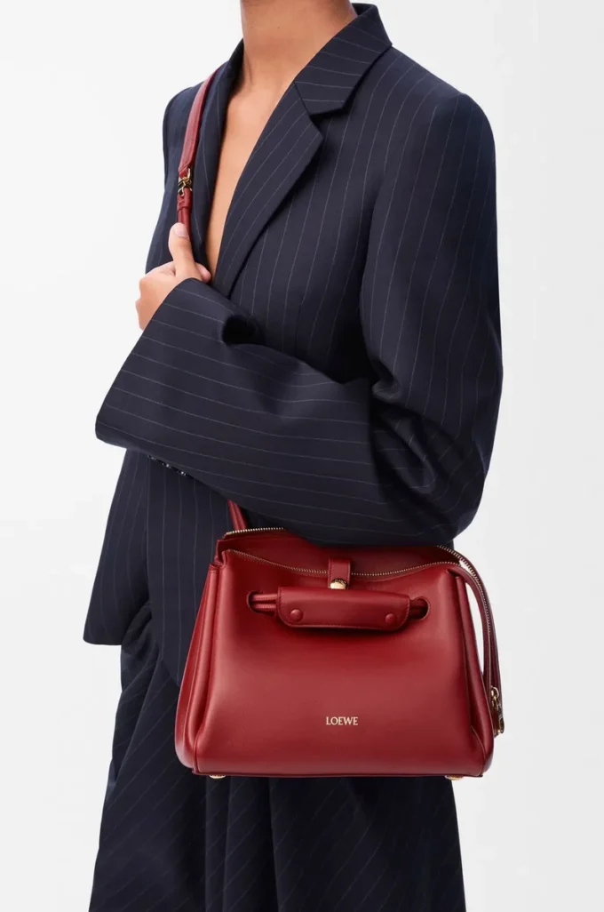 Bolso Madrid pequeño en piel de becerro flexible Burnt Red Bolso Madrid pequeño en piel de becerro flexible Burnt Red