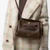 Bolso Madrid pequeño en piel de becerro flexible, color castaño oscuro Bolso Madrid pequeño en piel de becerro flexible, color castaño oscuro