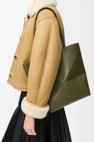 Bolso mediano Puzzle Fold en piel de becerro brillante Dark Khaki
