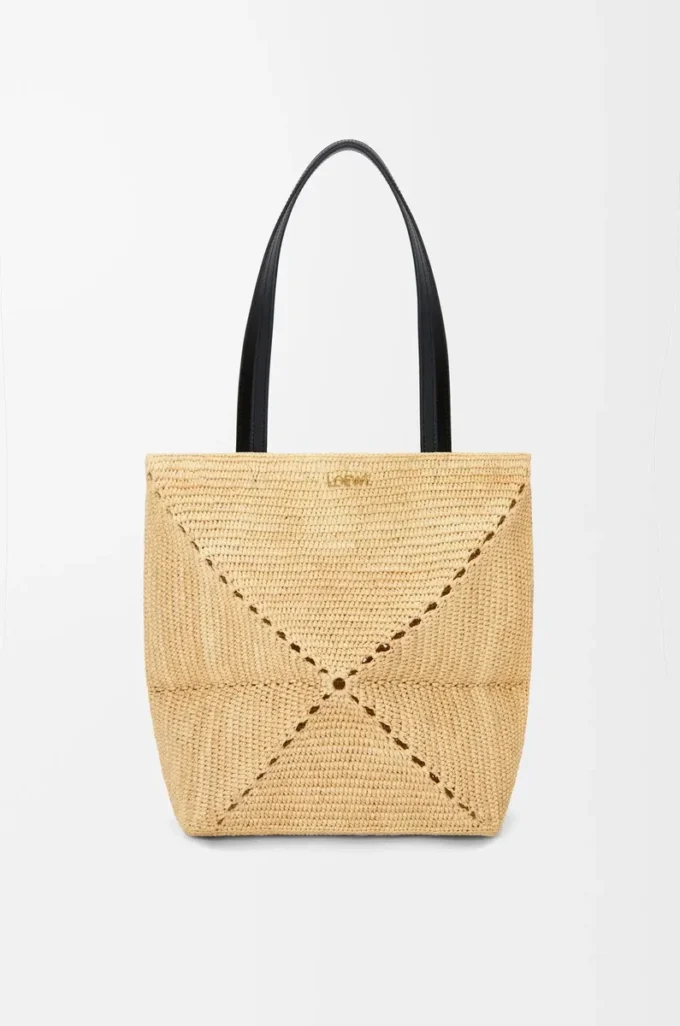 Bolso mediano Puzzle Fold en rafia natural Bolso mediano Puzzle Fold en rafia natural