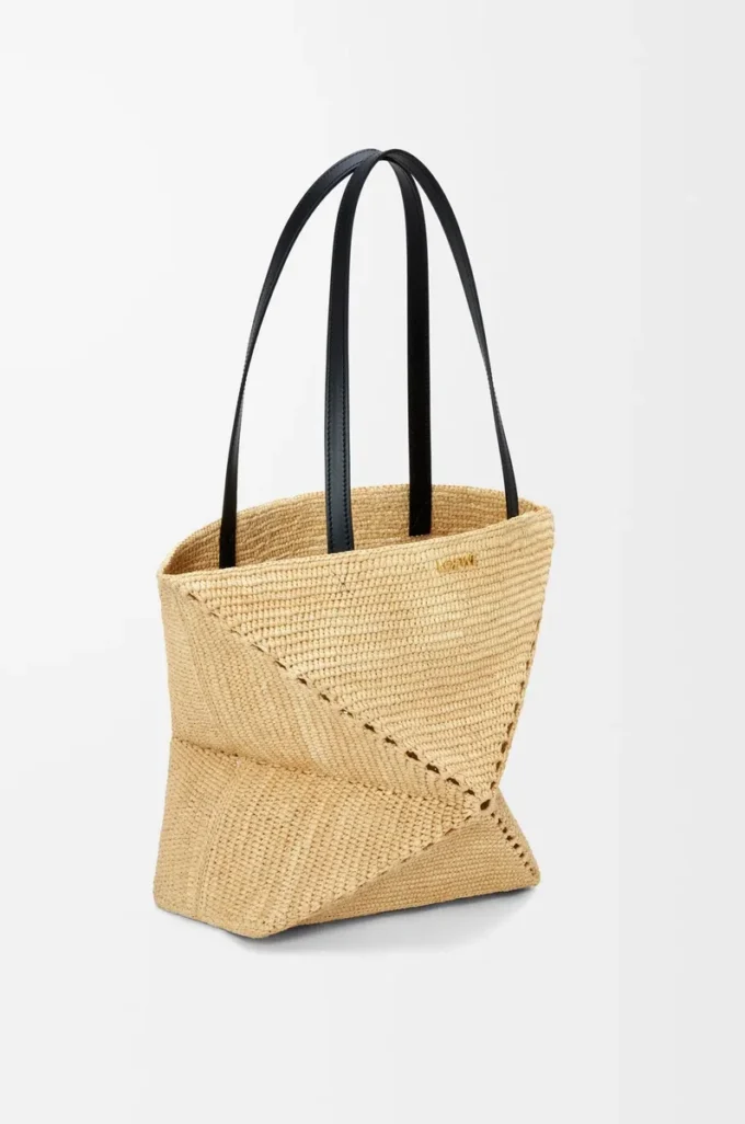 Bolso mediano Puzzle Fold en rafia natural Bolso mediano Puzzle Fold en rafia natural