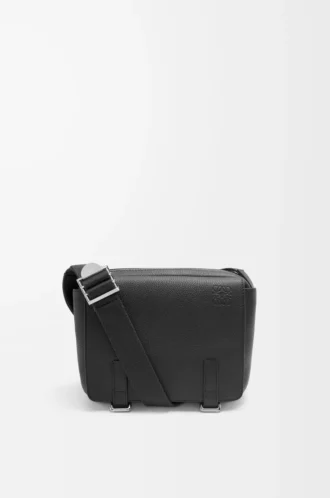 Bolso mensajero militar XS en suave piel de becerro granulada Negro
