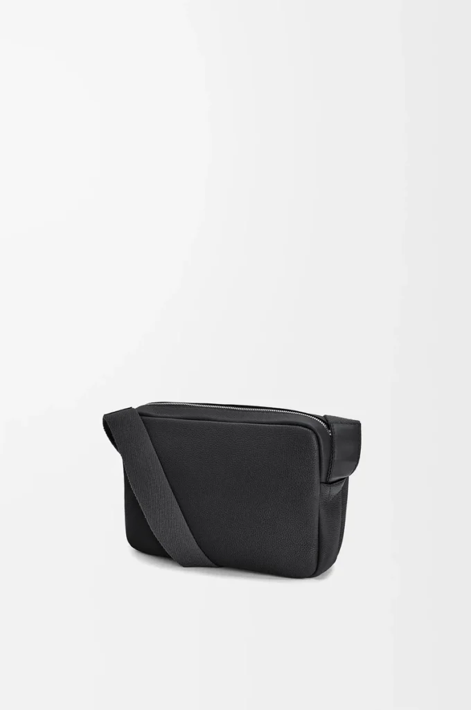 Bolso mensajero militar XS en suave piel de becerro granulada Negro