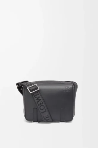 Bolso mensajero Military XS en piel de becerro suave y flexible y jacquard Negro