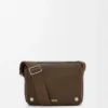 Bolso mensajero Pebble mediano en piel de becerro granulada flexible Tundra