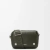 Bolso mensajero pequeño Pebble en piel de becerro granulada flexible. Caqui oscuro