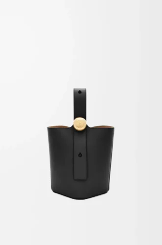 Bolso mini Pebble en piel de becerro lisa color negro