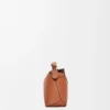 Bolso Mini Puzzle Edge en piel de becerro clásica color tostado Bolso Mini Puzzle Edge en piel de becerro clásica color tostado