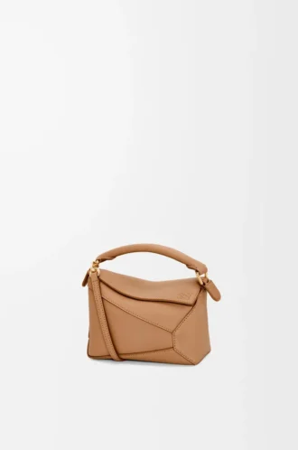 Bolso Mini Puzzle Edge en piel de becerro granulada suave color toffee