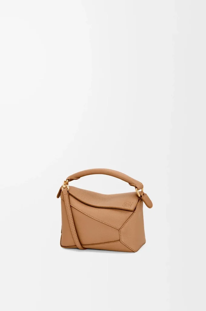 Bolso Mini Puzzle Edge en piel de becerro granulada suave color toffee