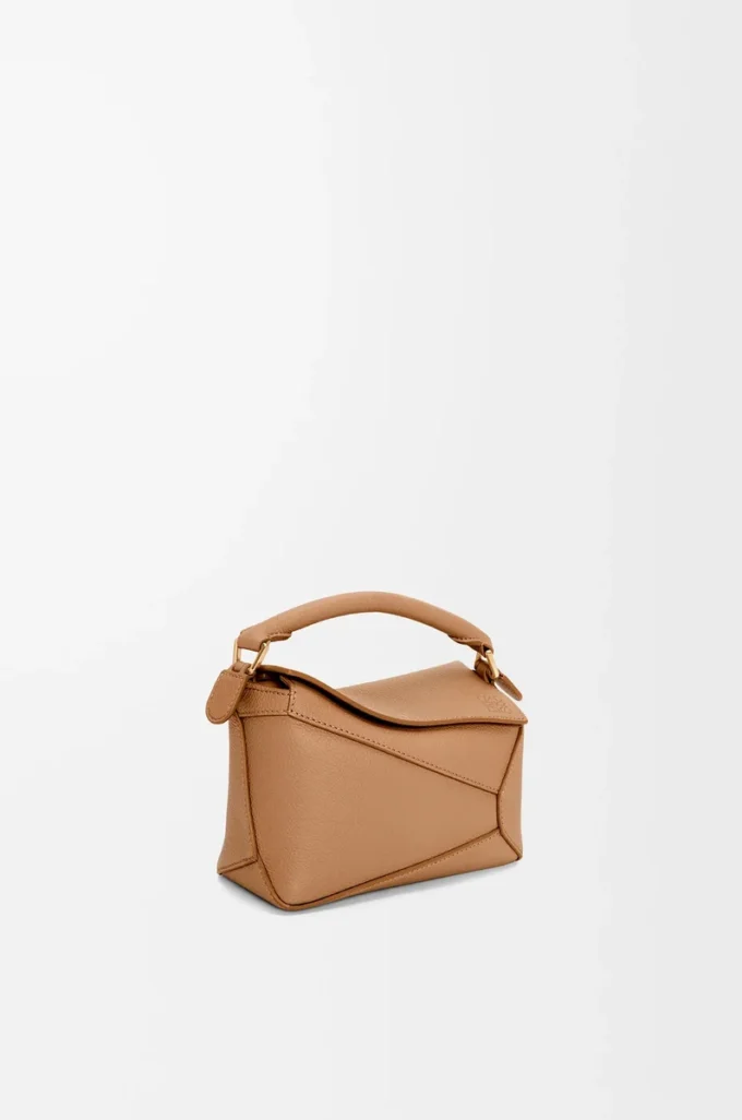 Bolso Mini Puzzle Edge en piel de becerro granulada suave color toffee