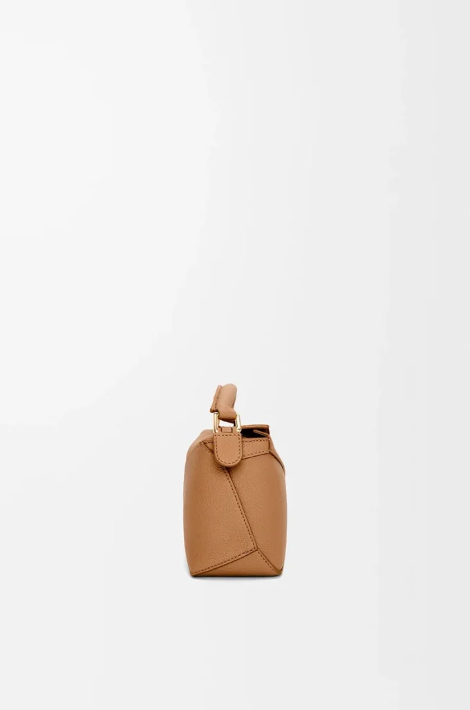 Bolso Mini Puzzle Edge en piel de becerro granulada suave color toffee